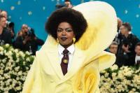 Met Gala 2025, Debut Lauryn Hill Tampil Mencolok dengan Setelan Kuning Mentega
