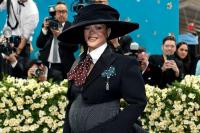 Hamil Ketiga, Rihanna Pamer Perut Buncit di Karpet Merah Met Gala 2025