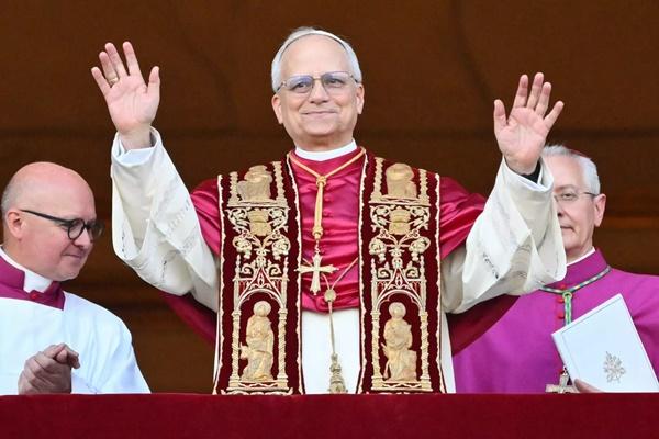 Gantikan Paus Fransiskus, Kardinal Robert Prevost Dinobatkan sebagai Paus Leo XIV