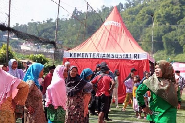 Kemensos Kirim Bantuan Bencana Tanah Bergerak di Brebes