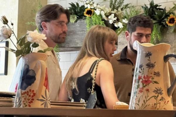 Rumor Putus, Taylor Swift dan Travis Kelce Muncul Kembali Rayakan Hari Ibu Bersama Keluarga