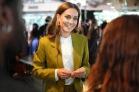 Hadiri Penghargaan Mode Bergengsi, Kate Middleton Pakai Setelan Karya Victoria Beckham