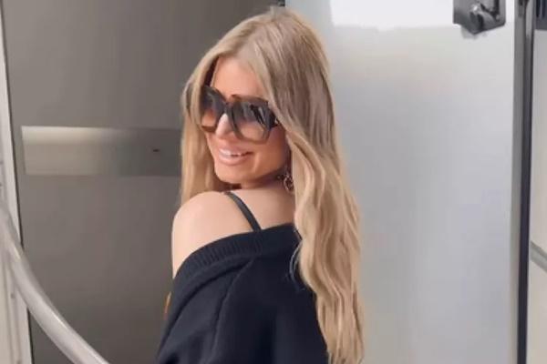 Bercerai dari Eric Johnson, Jessica Simpson Ubah Penampilan dengan Rambut Pirang Senja