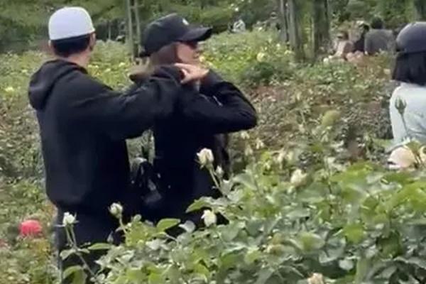 Lupakan Mantan Suaminya Cash Warren, Jessica Alba Tampak Mesra dengan Pria Misterius