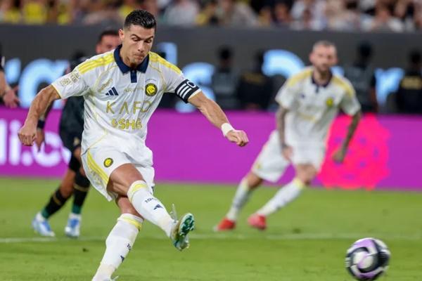 Bintang Al Nassr Cristiano Ronaldo Isyaratkan akan Keluar dari Liga Pro Saudi