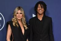 American Music Awards 2025, Heidi Klum dan Putranya Samuel Henry Tampil Kompak Serba Hitam