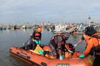 SAR Banyuwangi Temukan Jasad Nelayan Korban Kapal Tenggelam