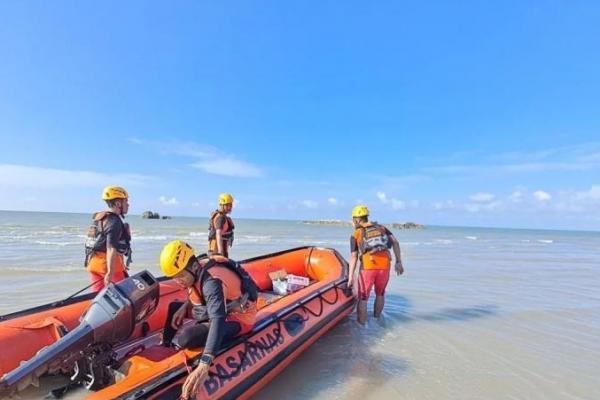 Tim SAR Babel Cari ABK Sumberjaya yang Tenggelam di Tanjung Berikat