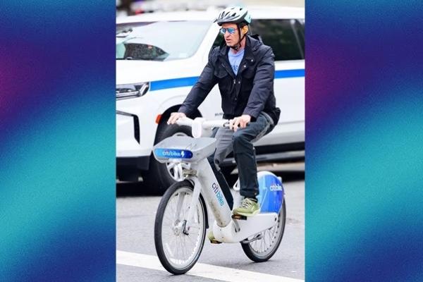 Hugh Jackman Terlihat Pertama Kali Sejak Mantan Istrinya Deborra-lee Furness Ungkap Pengkhianatan