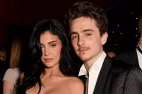 Pacaran dengan Timothee Chalamet, Kylie Jenner Tunjukkan Perubahan Gaya Rambut dan Gaunnya