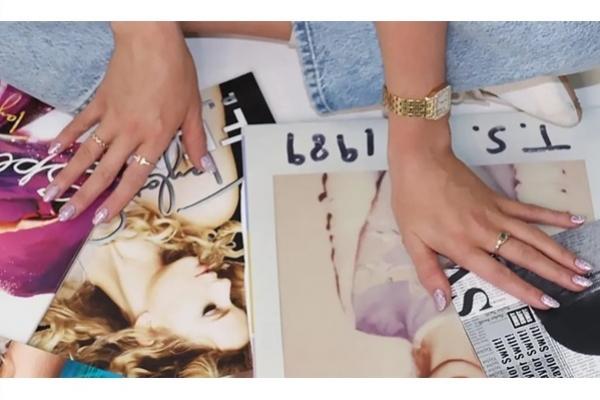 Pesan Tersembunyi Taylor Swift Lewat Perhiasan yang Dipakainya saat Umumkan Kepemilikan Master Album