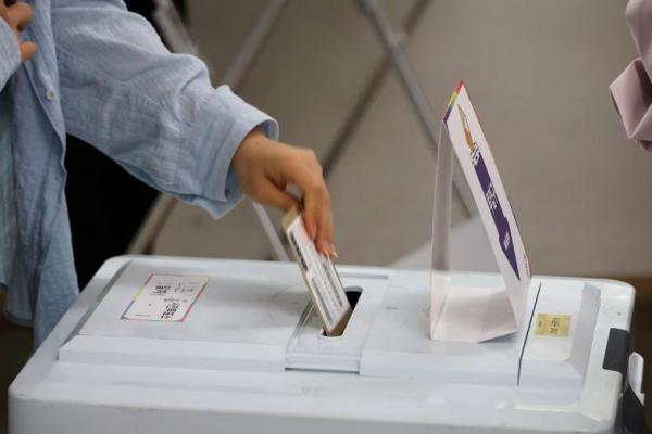 Kesenjangan Gender Gen Z dalam Demokrasi Asia dan Barat, Wanita Memimpin