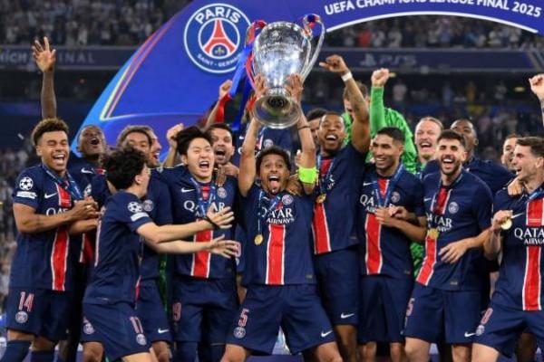 Ilustrasi - Marquinhos berselebrasi atas kemenangan PSG di final Liga Champions (Foto: Sky Sports) 