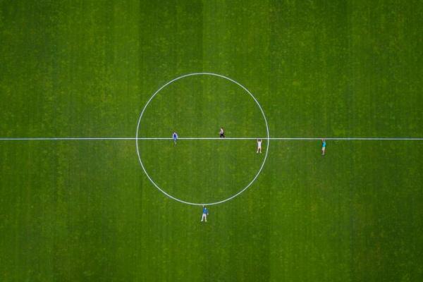 Rahasia Tetap Fit saat Main Bola Tanpa Cepat Lelah