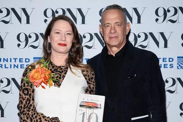 Putri Tom Hanks Tuduh Ibunya Melakukan Kekerasan Emosional dan Fisik