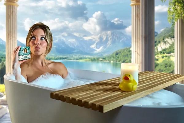 Sydney Sweeney Jual Air Bekas Mandinya untuk Penggemar Pria Fanatik