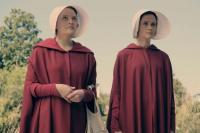 Elisabeth Moss Minta Izin Taylor Swift `Look What You Made Me Do` Diputar di The Handmaid`s Tale