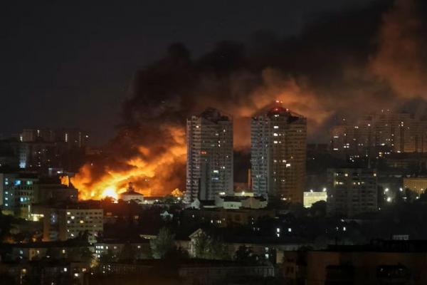 Serangan Udara Rusia yang Intens di Kyiv Tewaskan Empat Orang