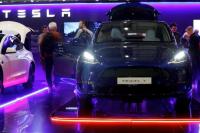 Wahana Taksi Robotik Publik Tesla Mulai Beroperasi 22 Juni