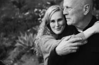 Hari Ayah 2025, Rumer Willis Beri Kabar Kesehatan Ayahnya Bruce Willis Melawan Demensia