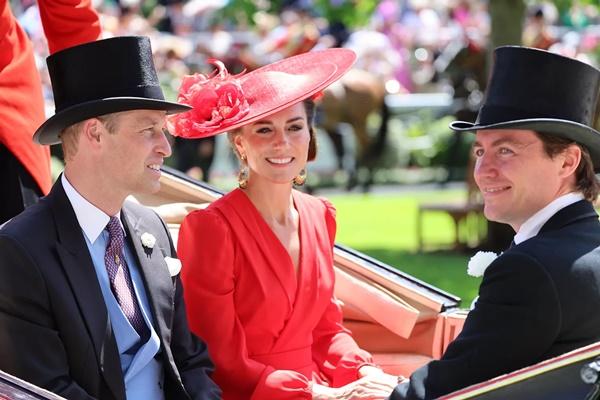 Kate Middleton bersama Pangeran William di Royal Ascot pada tahun 2023. (FOTO: GETTY IMAGE) 