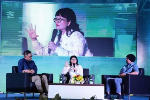 Wakil Menteri Pendidikan Tinggi, Sains, dan Teknologi (Wamendiktisaintek) Stella Christie (tengah) (Foto: Kemdiktisaintek) 