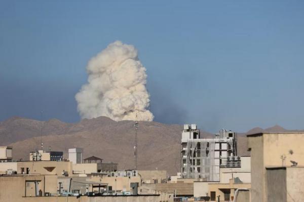 Asap mengepul menyusul serangan Israel di Teheran, Iran, 18 Juni 2025. WANA via REUTERS 