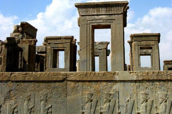 Salah satu warisan kebudayaan di Kota Persepolis Iran (Foto: Wikipedia/Photo by Asana Mashouf) 