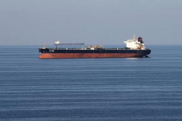 Kapal tanker minyak melewati Selat Hormuz, 21 Desember 2018. REUTERS 