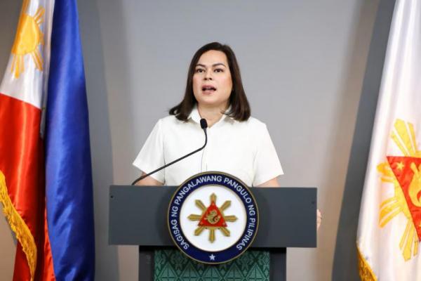 Wakil Presiden Filipina Sara Duterte menyampaikan pernyataan di kantornya di Kota Mandaluyong, Metro Manila, Filipina, 7 Februari 2025. REUTERS 