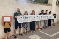 Kenang Anak-anak Gaza, Para Orang Tua Berkumpul di Gerbang Sekolah di Spanyol