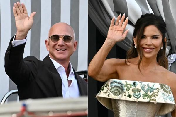 Jeff Bezos dan Lauren Sanchez melambaikan tangan saat menuju pesta penyambutan pernikahan mereka pada tanggal 26 Juni 2025. (FOTO: GETTY IMAGE) 