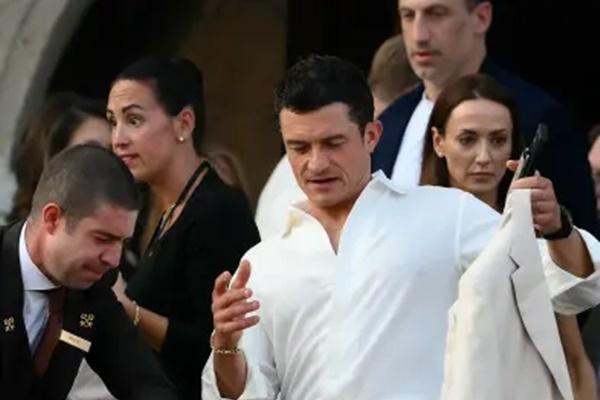 Orlando Bloom menghadiri pesta pernikahan Jeff Bezos dan Lauren Sanchez di Venesia. (FOTO: GETTY IMAGE) 