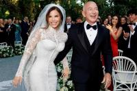 Lauren Sanchez Bagikan Foto Pertama Bersama Sang Suami Jeff Bezos dari Pernikahan Mewah di Venesia