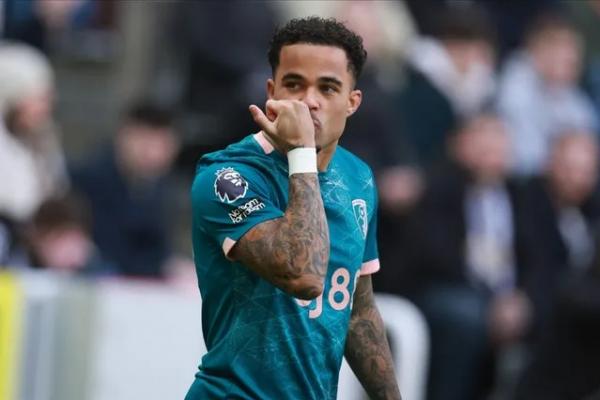 Penyerang Bournemouth, Justin Kluivert (Foto: Sportsmole) 