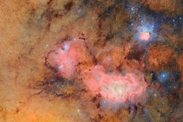 Nebula Trifid dan Lagoon terlihat dalam gambar yang dihasilkan oleh Observatorium Vera C. Rubin, di Bukit Pachon, Coquimbo, Chili 12 Juni 2025. Handout via REUTERS 