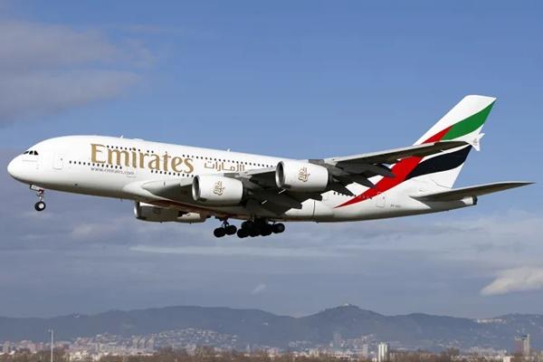 Penumpang Pesawat Emirates Terjebak akibat Seorang Pria Meninggal di Dalam Kabin. (FOTO: GETTY IMAGE) 
