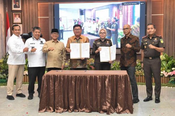 Mendes PDT Yandri Susanto dalam acara Optimalisasi Kegiatan Pengelolaan Dana Desa Provinsi Bangka Belitung melalui Keberlanjutan Entry Data pada Aplikasi Real Time Management Funding Kejaksaan RI (Foto: Humas Kemendes PDT) 