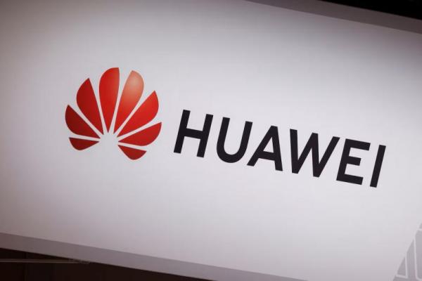 Logo Huawei Technologies terlihat di ruang pamerannya, di konferensi Viva Technology di pusat pameran Porte de Versailles di Paris, Prancis, 15 Juni 2022. REUTERS 