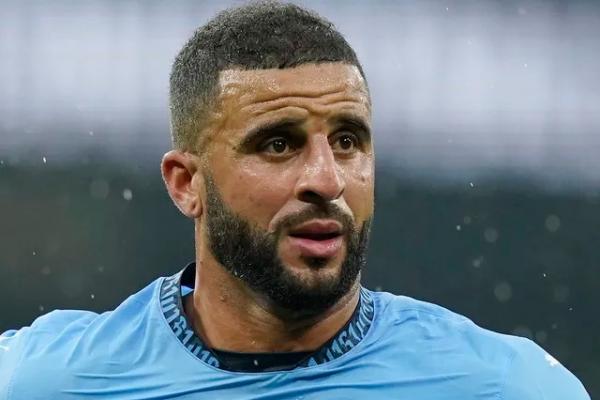 Bek timnas Inggris, Kyle Walker yang resmi bergabung dengan Burnley musim depan (Foto: Sportsmole) 