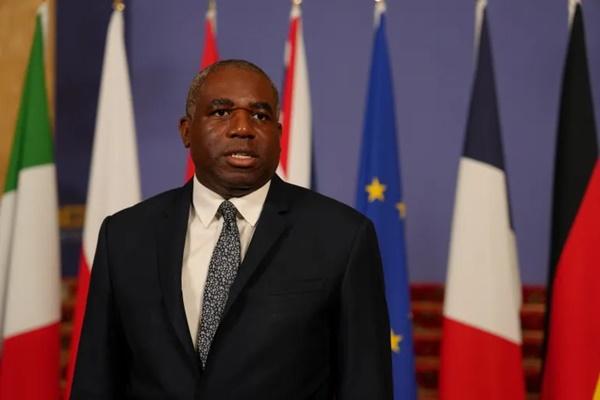 Menteri Luar Negeri Inggris David Lammy mendukung alasan yang benar untuk berdirinya negara Palestina, namun membela keputusan Inggris untuk tidak mengakui Palestina secara sepihak. (FOTO: REUTERS) 