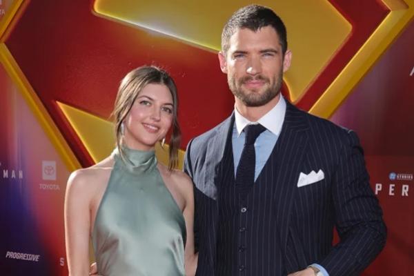 Siapakah Istri Bintang Superman David Corenswet? Semua Tentang Aktris Julia Best Warner!