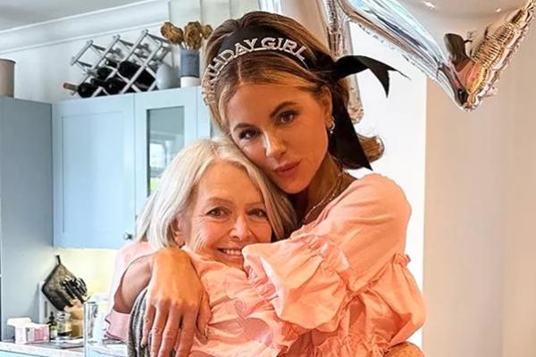 Emosional, Kate Beckinsale Bernyanyi Hibur Ibunya yang Terkena Kanker Stadium 4