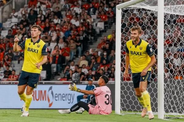 Bantai Arema FC 4-0, Oxford United ke final Piala Presiden