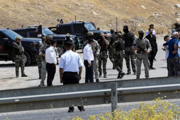 Militan PKK Kurdi Mulai Serahkan Senjata di Sebuah Gua di Irak