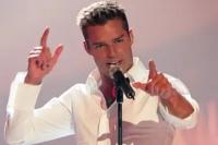 Ricky Martin Marah dan Buang Mikrofonnya saat Ditanya `Apakah Dirinya Gay`? (FOTO: GETTY IMAGE)