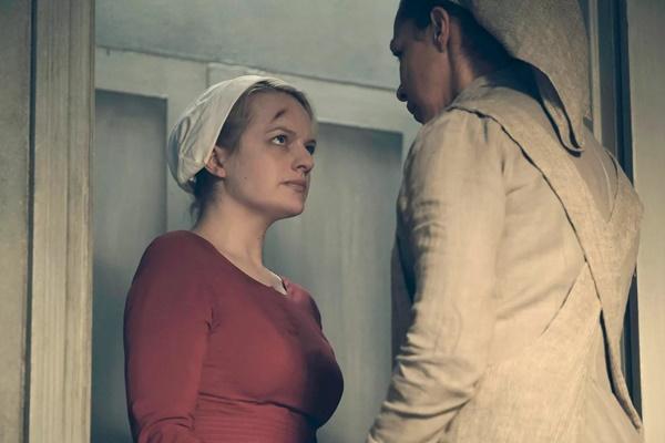 The Handmaid`s Tale S1E10 `Night` yang dibintangi Elizabeth Moss. (FOTO: HULU) 