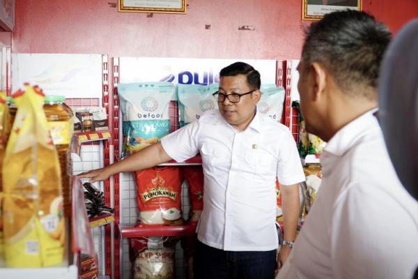 Kepala Badan Pangan Nasional/National Food Agency (NFA)  Arief Prasetyo Adi dalam kunjungan kerja ke Kopdes Merah Putih di Bentangan, Klaten, Jawa Tengah, pada Minggu (13/7/2025).(foto:NFA) 