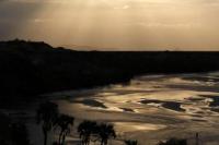 Pemandangan Sungai Turkwel di Turkana, Kenya utara, tempat fosil gigi yang mengandung peptida purba ditemukan, dalam foto selebaran tanpa tanggal yang dirilis pada 9 Juli 2025. Handout via REUTERS