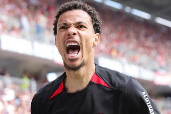Penyerang Eintracht Frankfurt, Hugo Ekitike (Foto: Sky Sports) 